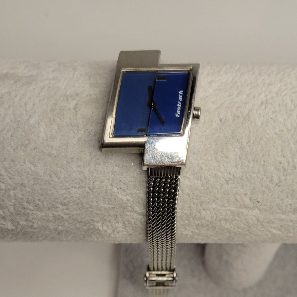 ▪︎Fastrack Women's Watch - Picture 2 of 9